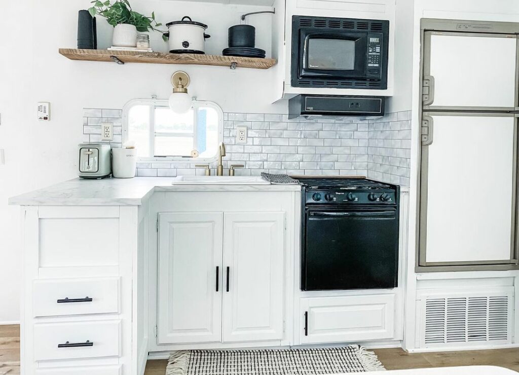 70+ Gorgeous RV Kitchen Backsplashes – LoveThatRV